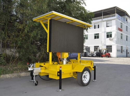 Imagen 1 de 6 de Trailer De Señalizacion Vial Led Autonomo Con Panel Solar