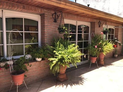 Imagen 20 de 25 de Excelente Chalet En Venta De 4 Ambientes Amplios, La Tablada