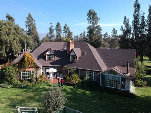 Se Vende Preciosa Casa Estilo Inglés En Limache Emplazada