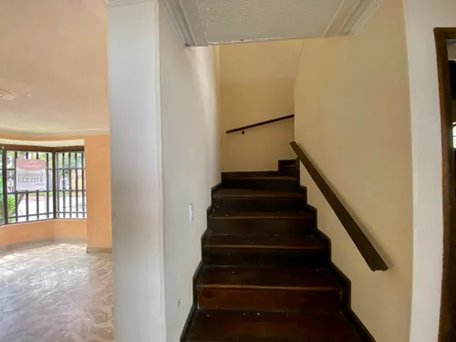 Casa-local En Arriendo En Medellín - Los Colores Cod 64109
