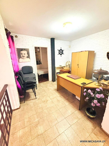 Venta Hermosa Casa Malvin, Padròn Unico , 3 Dormitorios, 3 Baños, Patio, Jardin, Garaje, Barbacoa