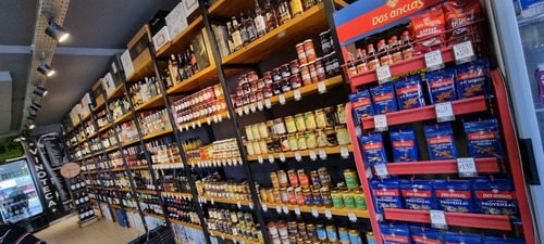 Imagen 10 de 27 de Almacén Gourmet, Fiambrería Y Vinoteca A Metros De Puente Saavedra