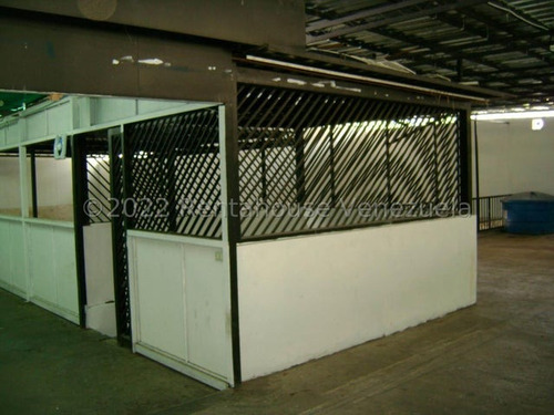 Imagen 10 de 12 de Edificio Comercial En Venta La Campiña 23-12015