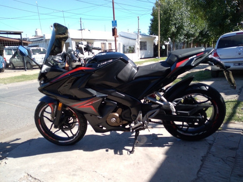 Bajaj Rouser Rs200