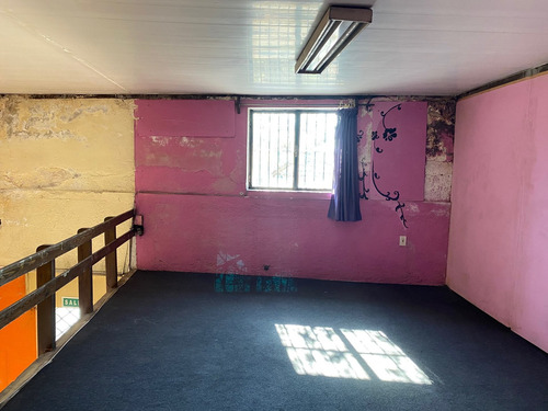 Local Comercial + Apartamento, Av. Agraciada Y Bv. Artigas