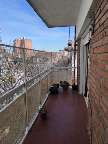 Imagen 6 de 12 de Amplio Departamento - 4 Ambientes - ¡ 2 Balcones ! Se Acepta Permuta Menor Valor
