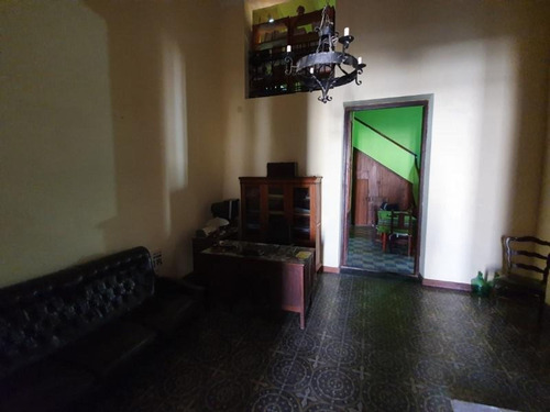 Casa Colonial En Esquina, En Excelente Estado Y Ubicación Inmejorable