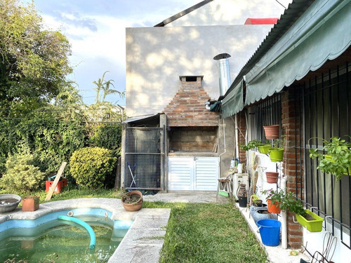 Imagen 21 de 28 de Casa De 2 Dormitorios En Venta Con Pileta Y Parrillero - Hostal Del Sol - Fisherton