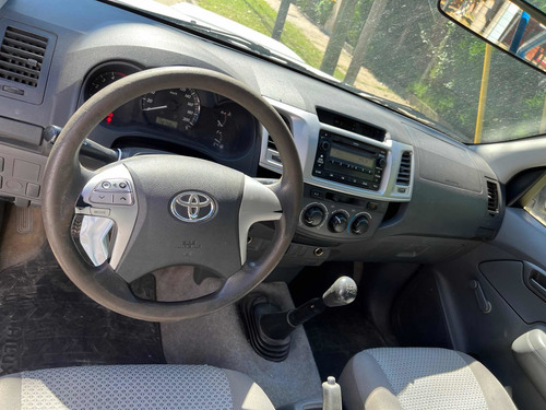 Imagen 14 de 15 de Toyota Hilux 2013 2.5 Cd Dx Pack I 120cv 4x2