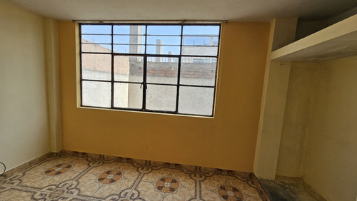 Se Alquila Cuartos Comas 2do Y 4to Piso Baño Común