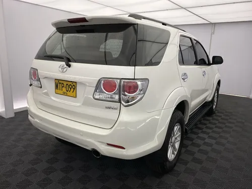 Toyota Fortuner 2.7 AT 4X4