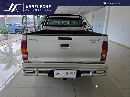 Toyota Hilux Srv 4x4 3.0 - Arbeleche