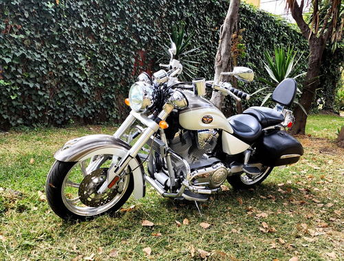 2004 Victory Polaris Kingpin 1,507cc 5 Velocidades