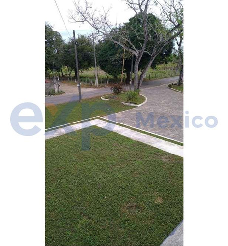 Vendo Local Comercial Para Tienda Ancla En Plaza Comercial En Boca Del Rio, Veracruz