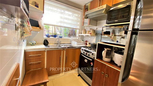 Excelente Vivienda Familiar, Con Departamento Inte...