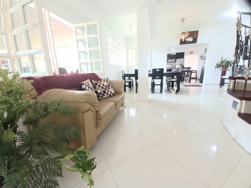 Vendo Quinta En Gavilán El Hatillo Remodelada