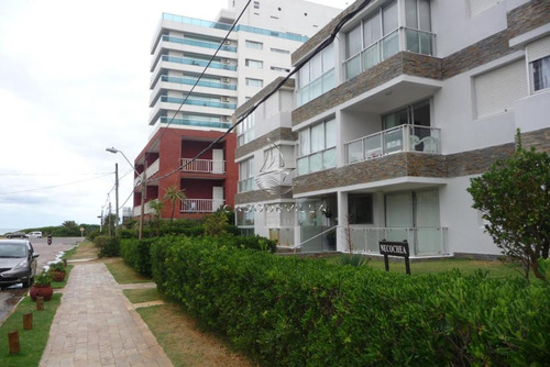 Apartamento En Venta De 1 Dormitorio En Aidy Grill A Una Cuadra Del Mar