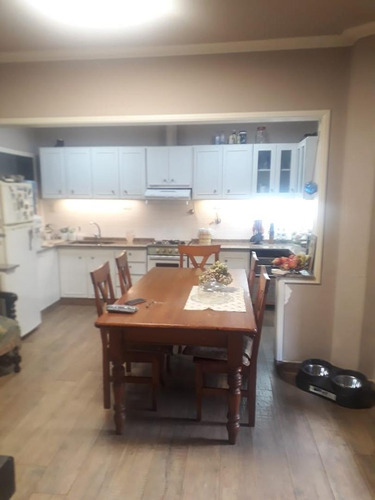 Imagen 2 de 14 de Excelente Casa Cercana A La Estación Ramos Mejía