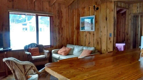 Casa / Hostal En Calle Arauco, Pucón Centro.-a Media Cua...