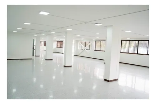 Edificio En Arriendo, Sector Modelia, Excelente Ubicacion