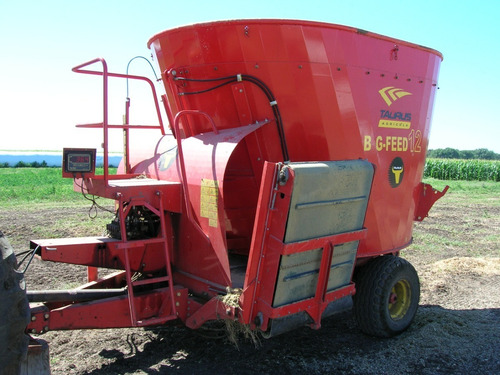 Mixer Vertical Taurus Maquinaria Agrícola Feedlot Tambo