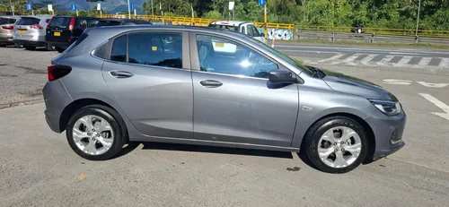 Chevrolet Onix 1.0T Premier Hatch At