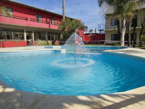 Imagen 2 de 13 de Hospedaje En Gualeguaychú De Habitaciones, Departamentos, Dupex Desde 2 A 9 Personas Con Pileta