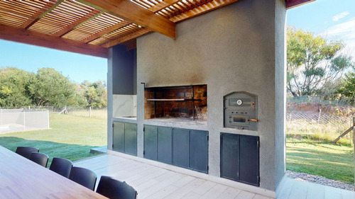 Casa En Venta En Costa Esmeralda Con Gas Natural