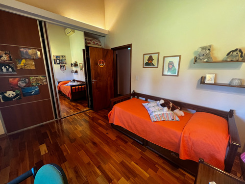 Venta Casa Chalet Adrogué Pileta Parque Permuta Apto Crédito