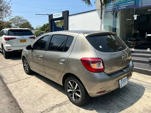 Renault Sandero 1.6 Intens / At