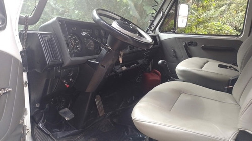 Imagem 6 de 16 de Vw 8100 Plataforma