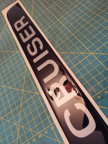 Imagen 5 de 7 de Emblema Platina Compuerta Burbuja Autana Land Cruiser