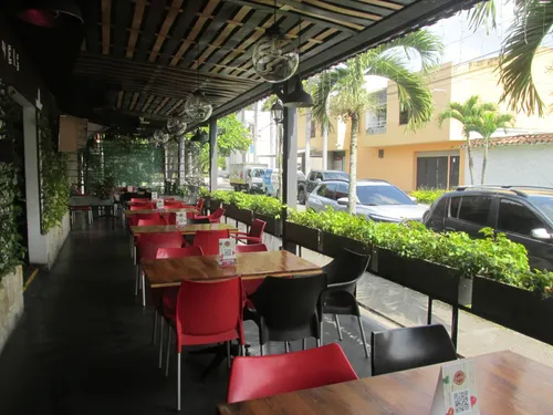Local En Arriendo En Las Mercedes. Cod A11716