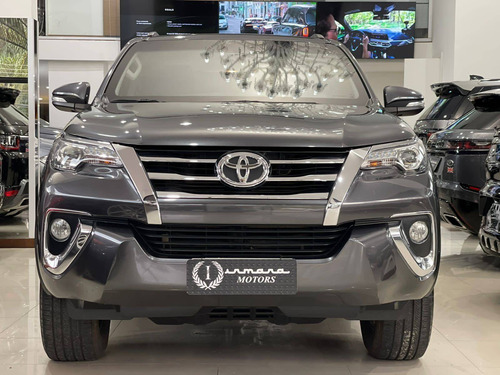 Imagem 1 de 10 de Toyota Hilux Sw4 2.8 Srx 4x4 7 Lugares 16v Turbo