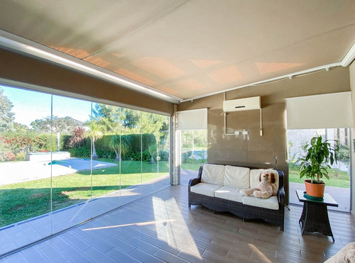 Imagen 13 de 14 de Imponente Propiedad En Venta, En Saint Thomas Este, Canning.