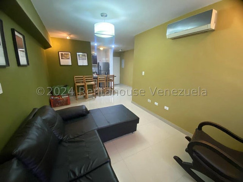 Apartamento Amoblado Amplio E Iluminado A La Venta En Las Acacias #24-18843 Mn Caracas - Libertador