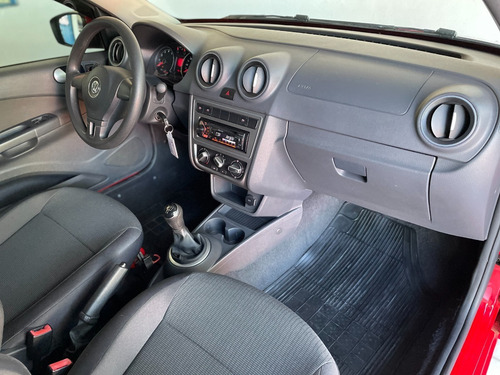 Vw Volkswagen Voyage 1.6 Flex 2014, Apenas 75.000km
