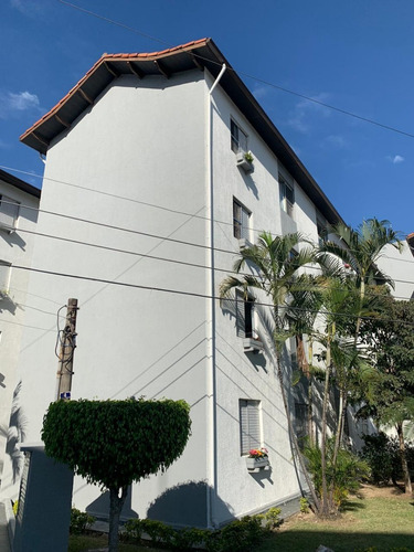 Imagem 2 de 8 de Apartamento Bem Localizado