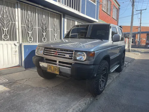 Mitsubishi Montero 3.0 V13