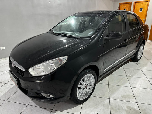 Fiat Grand Siena 1.6 16v Essence Flex 4p