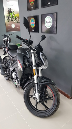 Imagen 3 de 10 de Benelli 180 S