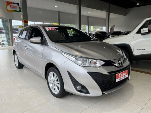 Imagem 2 de 10 de Yaris Xl 1.3 Flex 16v 5p Aut.