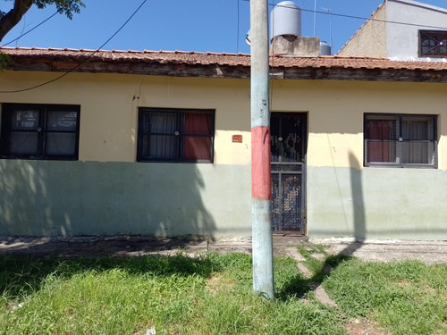 Casa En Venta De 4 Ambientes En Sarandí