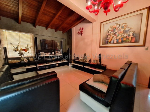 Gbf 25-5255 Venta De Espectacular Casa Acabados De Lujo Maracay El Castaño