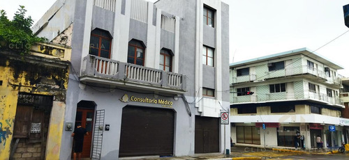 Edificio De 3 Pisos En Venta, Ebicado En El Centro Histórico De Veracruz, Cuenta Con Locales Y Oficinas