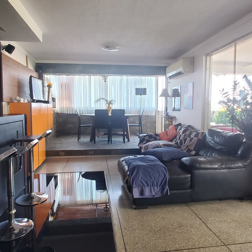 Imagen 3 de 5 de Apartamento Con Todo Incluido, Electrodoméstico, Mobiliario, Equipos Y Accesorios. Tiene 2 Habitaciones Y 2 Baños. Amplia Terraza Con Parrillero, Cocina Equipada Y Mesa Comedor Para 10 Personas.