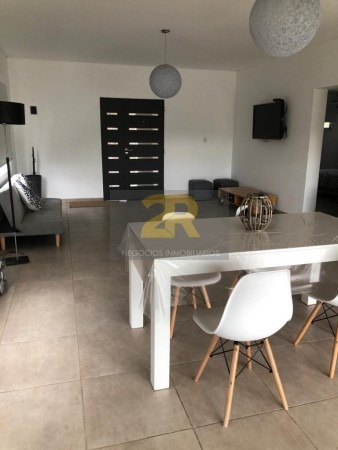 Imagen 8 de 12 de Casa Un Dormitorio Roldan