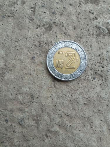 Moneda De Dos Pesos Con  Error De 1982 En Buenas Condiciones