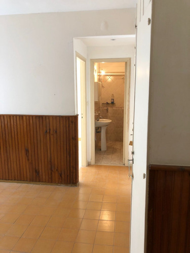 Imagen 7 de 8 de Venta - Oportunidad De Inversion Dpto 1 Amb Reciclado A Nuevo Por Completo - U$s 43.900