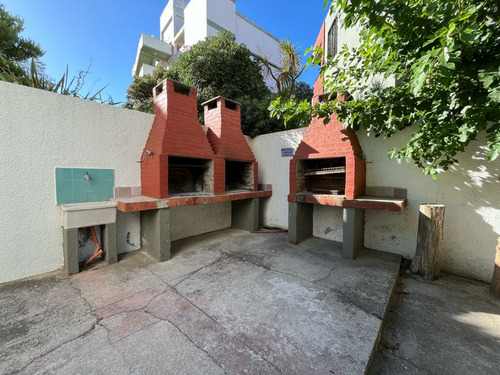 Magnifico Departamento Tres Ambientes Con Cochera Y Gas Natural A Metros Del Mar En Venta En Villa Gesell